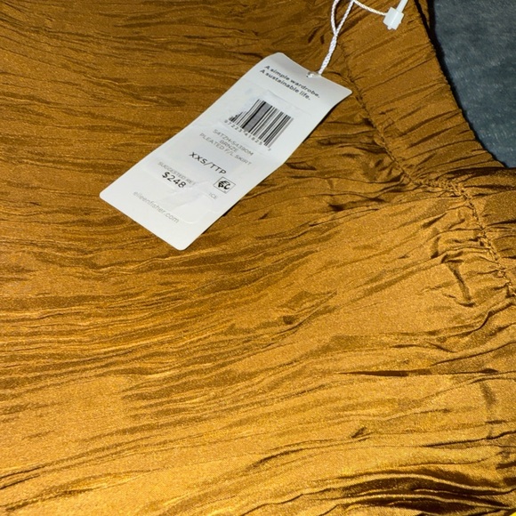 Elegant Brown Pleated Skirt - Picture 6 of 12